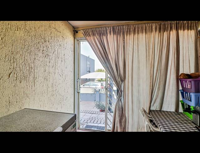 3 BEDROOM TOWNHOUSE FOR SALE IN MULBARTON